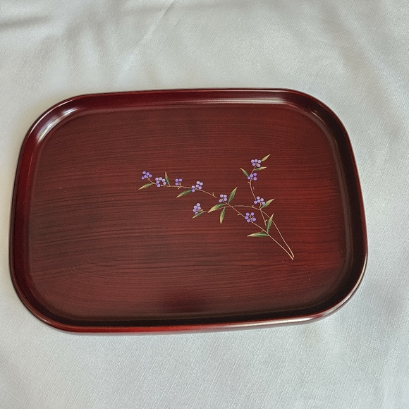 Lacquer tray with decorative purple flowers, made in Japan - Picture 1 of 7
